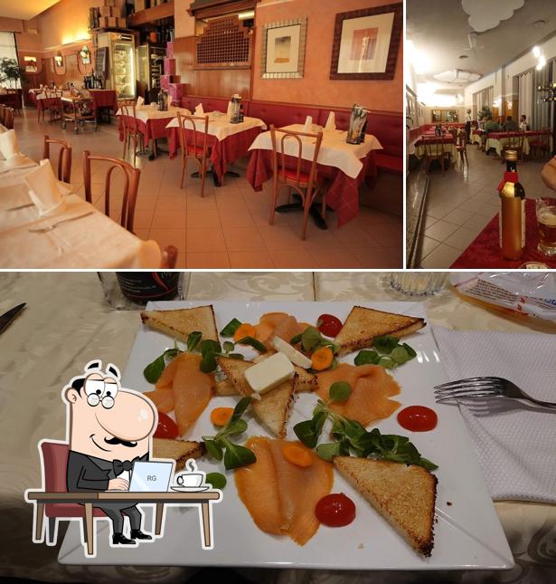 Tra le varie cose da Bella Napoli si possono trovare la interni e cibo