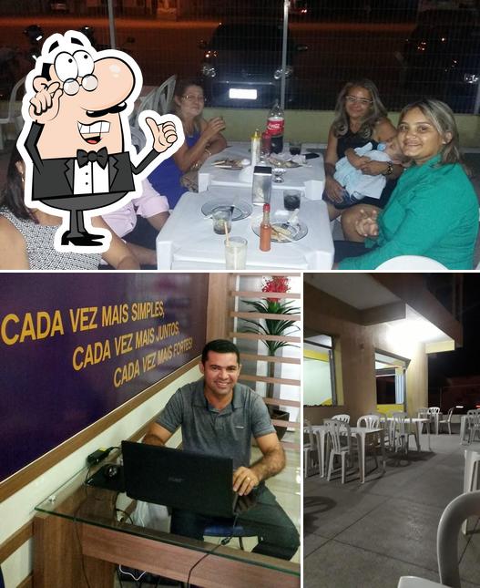 O interior do Pizza Bar