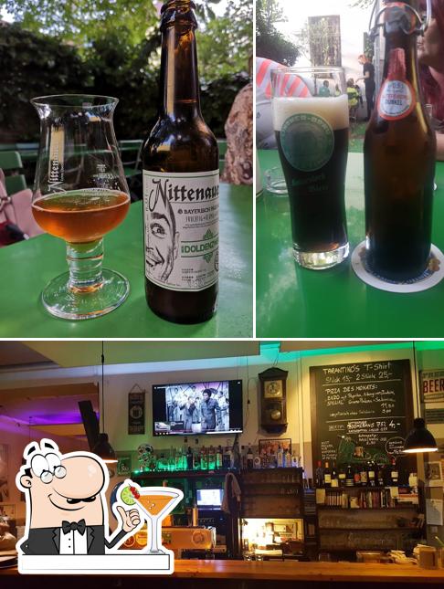 La photo de la boire et comptoir de bar de Tarantino's’s