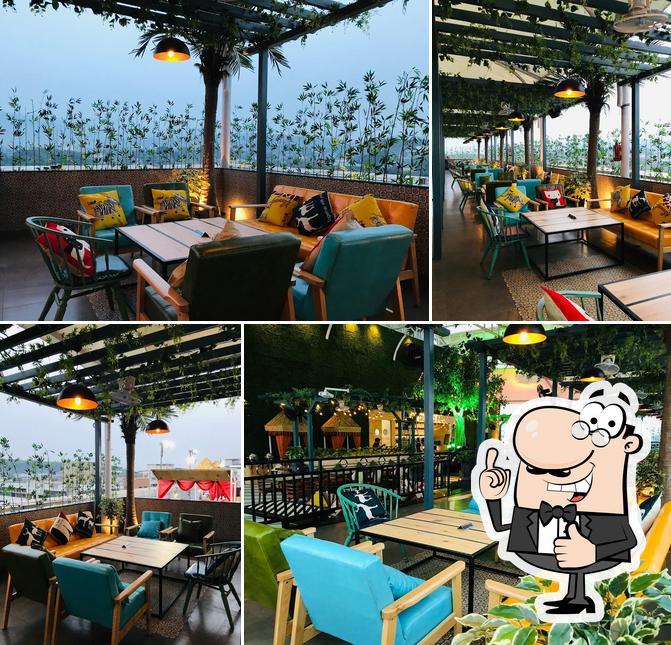 See the pic of Farmhouse Rooftop Garden