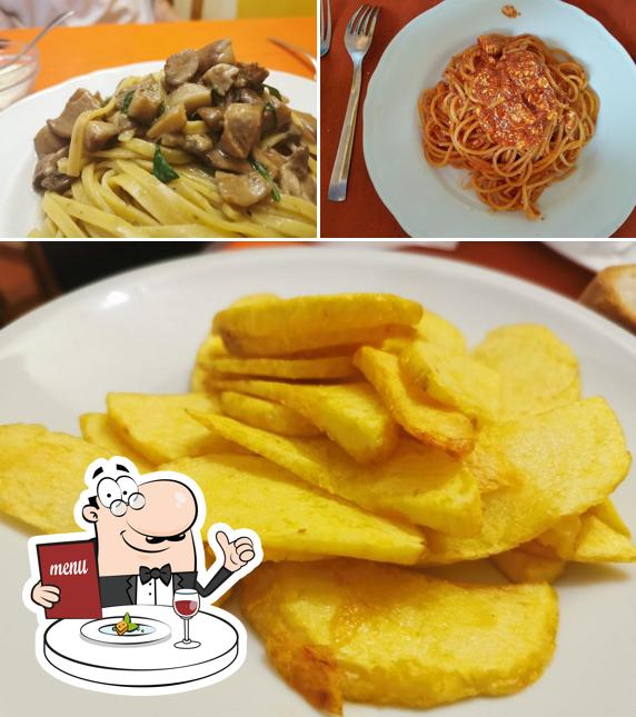 Spaghetti alla carbonara e spaghetti alla bolognese al Trattoria tipica U Tamarru