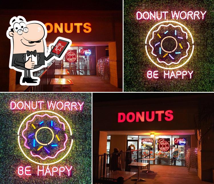 Holey Donuts in El Cajon Restaurant menu and reviews