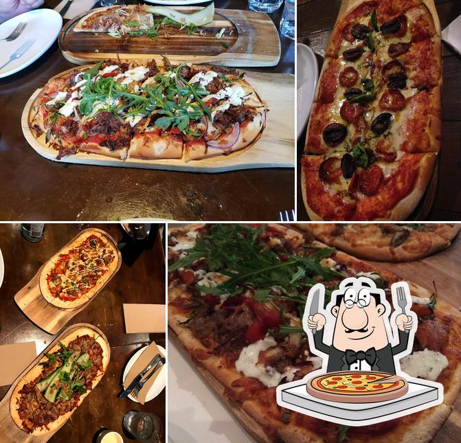 Four Hands Pizza Bar & Grill in Terrigal - Restaurant menu and reviews