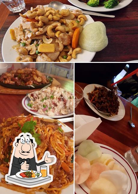 Блюда в "Canton Chinese Restaurant"