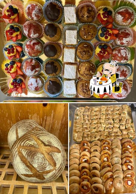 Platti al Panificio Sartarelli di Sartarelli Sabrina & C. S.a.s