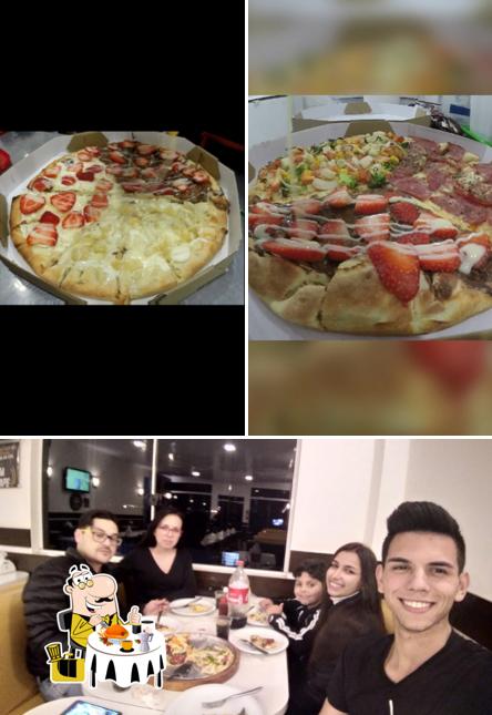 O Grilo Super Lanches se destaca pelo comida e interior