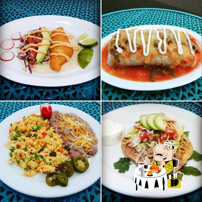 Блюда в "Mexican food Rosita's Place Micheladas"