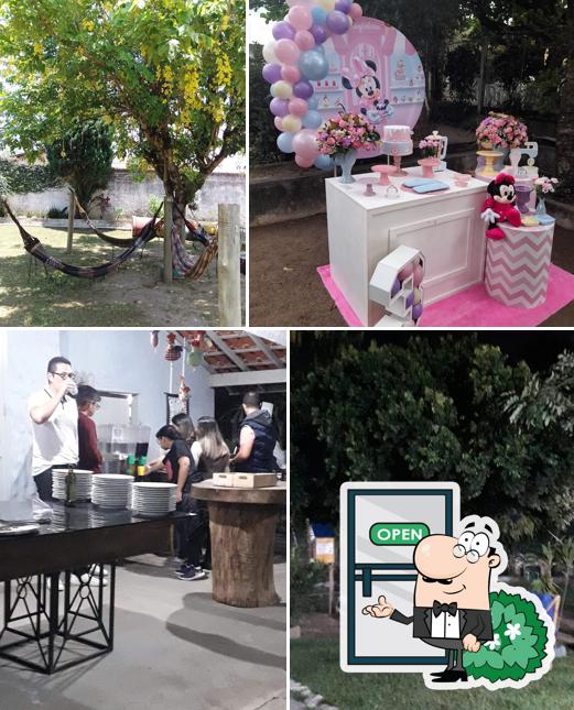 Veja imagens do exterior do Café No Quintal