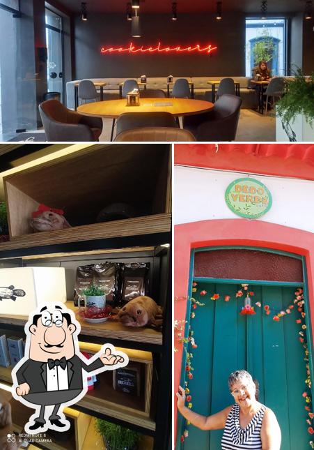 O interior do Duckbill Cookies and Coffee