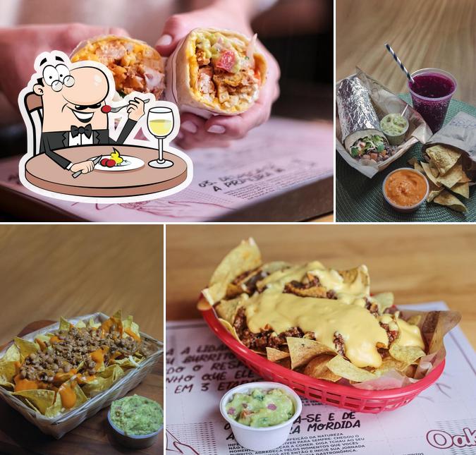 Platos en Oak's Burritos y Bowls (apenas delivery)