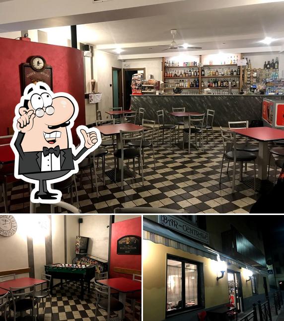 La foto della interni e cibo di Bar Centrale Di Bonetti G. E C Snc