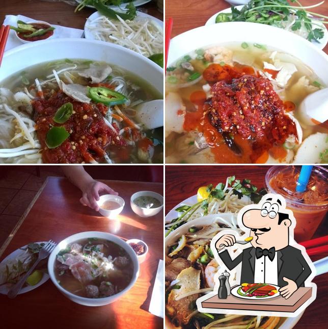 Food at Pho Huynh Hiep 1 - Kevin's Noodle House