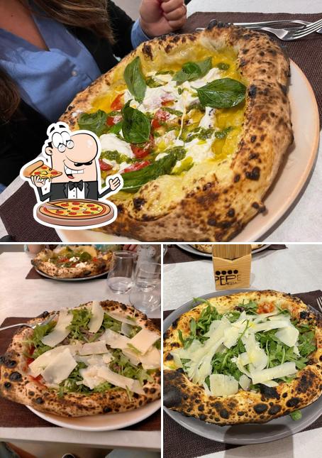Scegli una pizza a Pepe Restaurant By Caluae