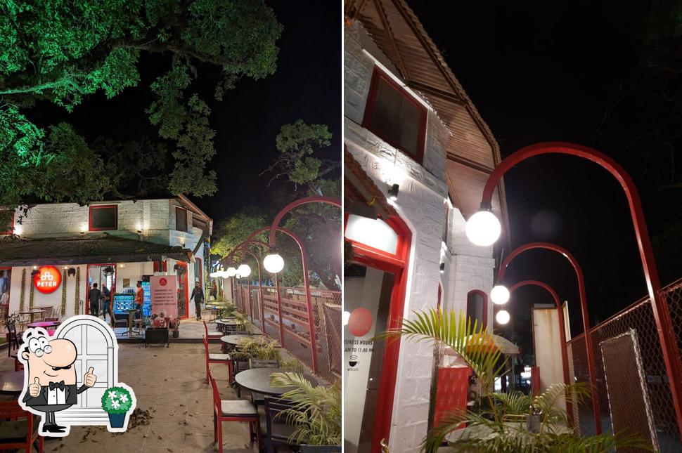 Check out how Cafe Peter mahabaleshwar looks outside