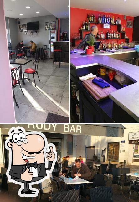 Это снимок ресторана "Rudy Bar"