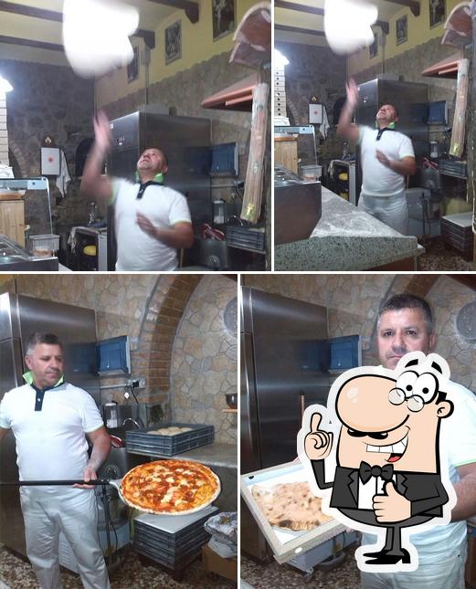 Ecco un'immagine di Pizzeria "IL CAPRICCIO" Bascetta Leonardo