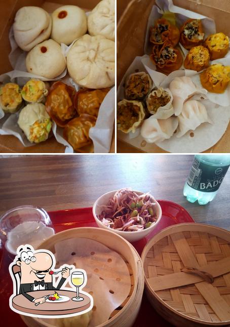 Еда в "Mum Dim Sum "Take Away""