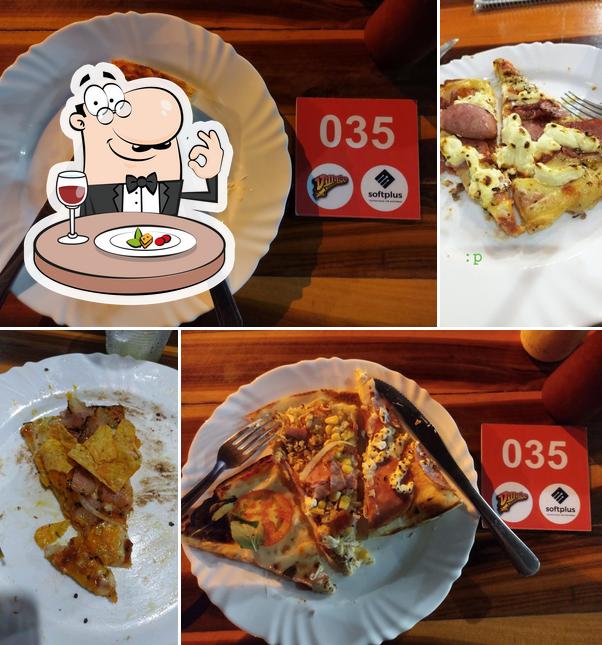 Comida em Village Pizzaria - Rodízio de Massas e Pizzas - Self Service com churrasco