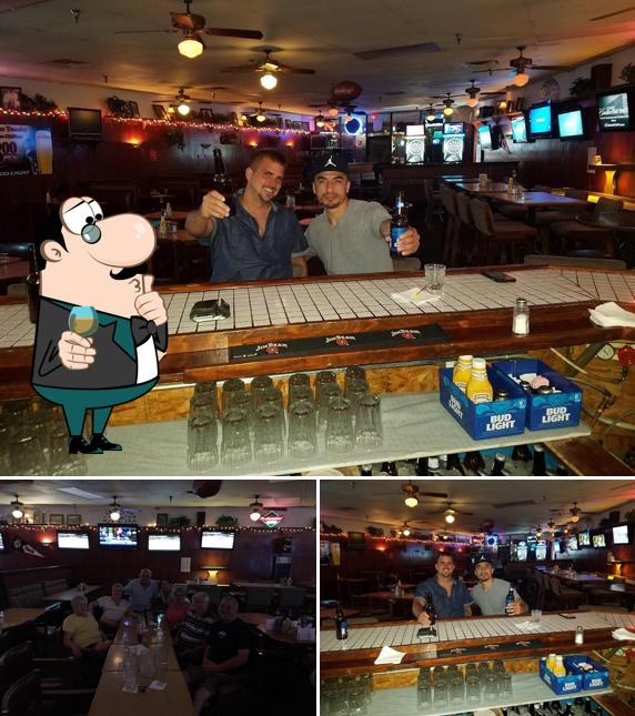 Simpleton's Restaurant and Bar, 2639 E Broadway Rd c105 in Mesa