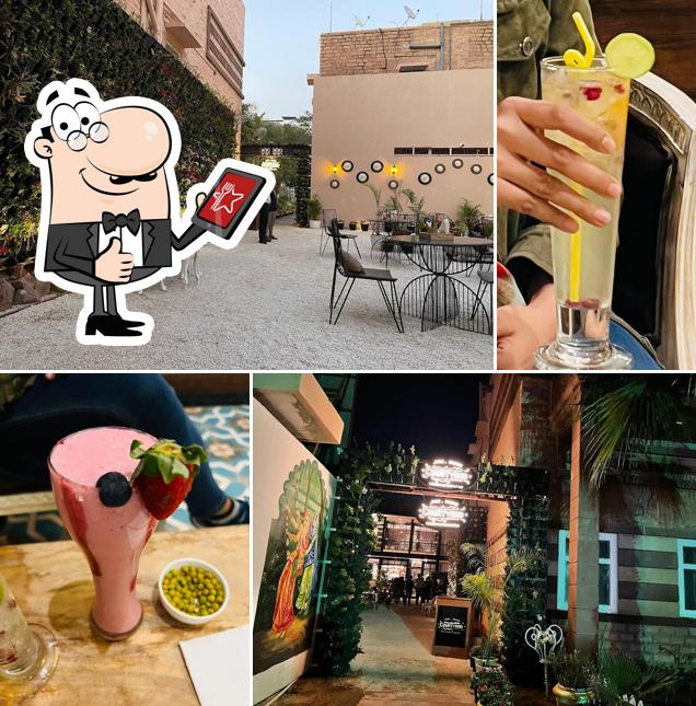 See the pic of The Irish Courtyard