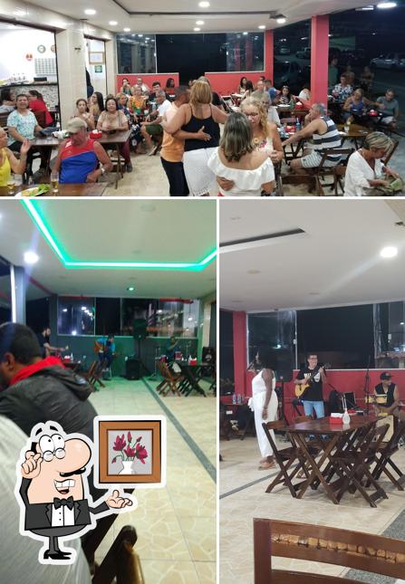 O interior do Dom Fiorini Pizzaria