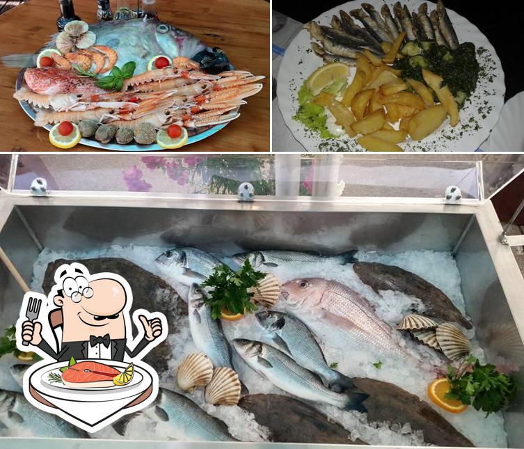 Restaurant "Santa Marina" offre un menu per gli amanti dei piatti di mare