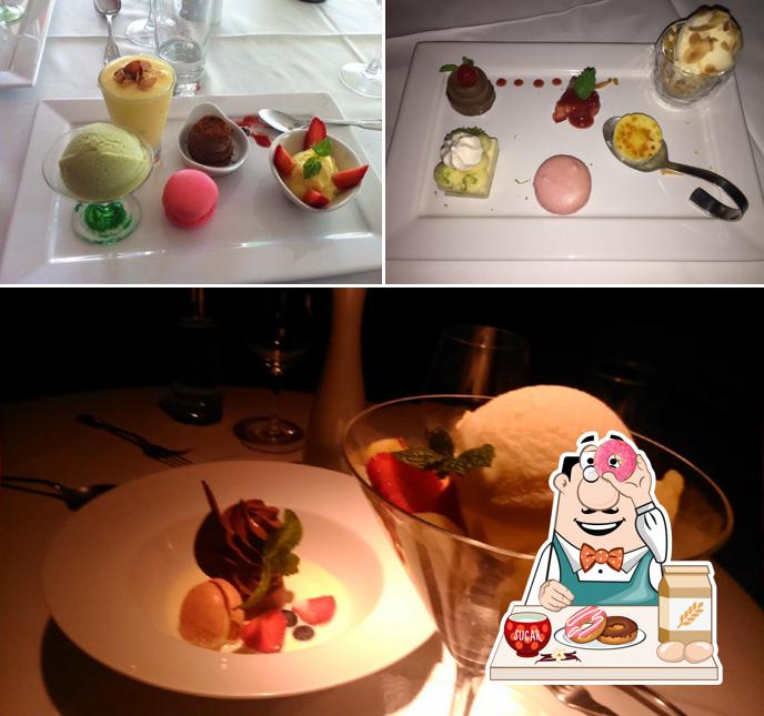 Cigalon Restaurant serve uma escolha de sobremesas