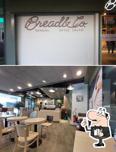 Regarder cette photo de Bread & Co