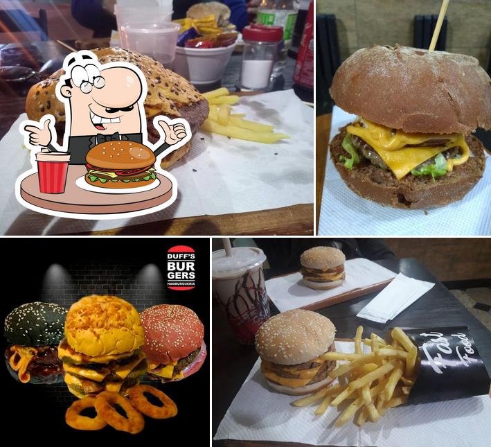 Peça um hambúrguer no DUFFS BURGERS