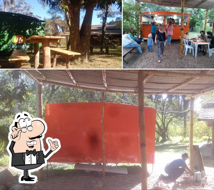 O interior do Floresta Burger Botucatu