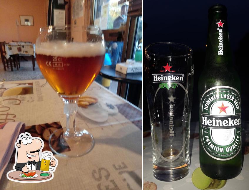 Puoi prenderti un rinfrescante bicchiere di birra chiara o scura