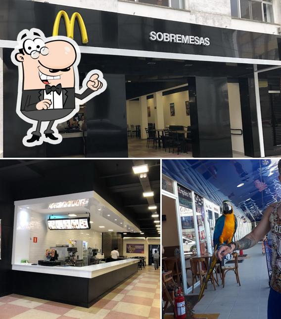 O interior do McDonald's Sobremesas