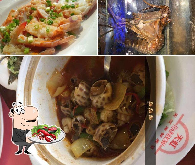 Закажите блюда с морепродуктами в "Lamma Rainbow Seafood Restaurant"