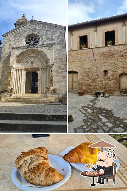 La immagine di esterno e cibo da Caffè Pizzeria Dante