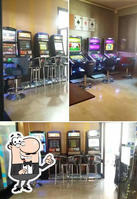 Gli interni di Sala Giochi VLT -slot