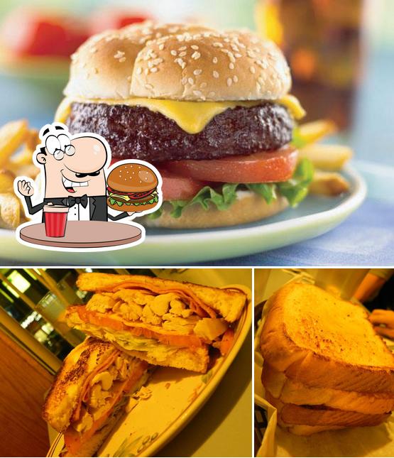 Prueba una hamburguesa en Value Pizza Family Restaurant