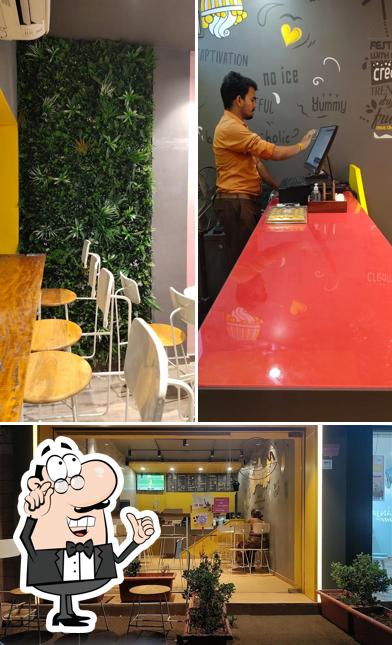 The interior of The Shake Maker, Prahladnagar