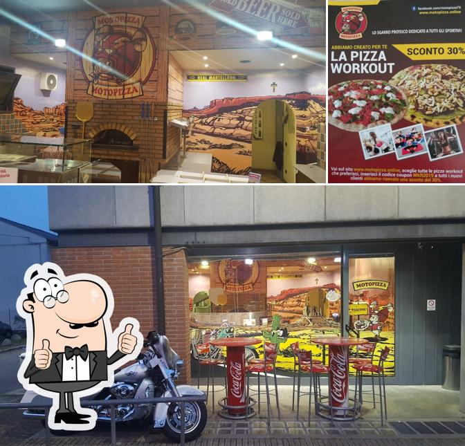 Look at the photo of Motopizza