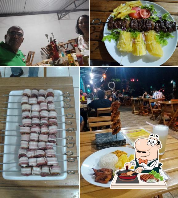 Experimente refeições de carne no Espeto De Aço