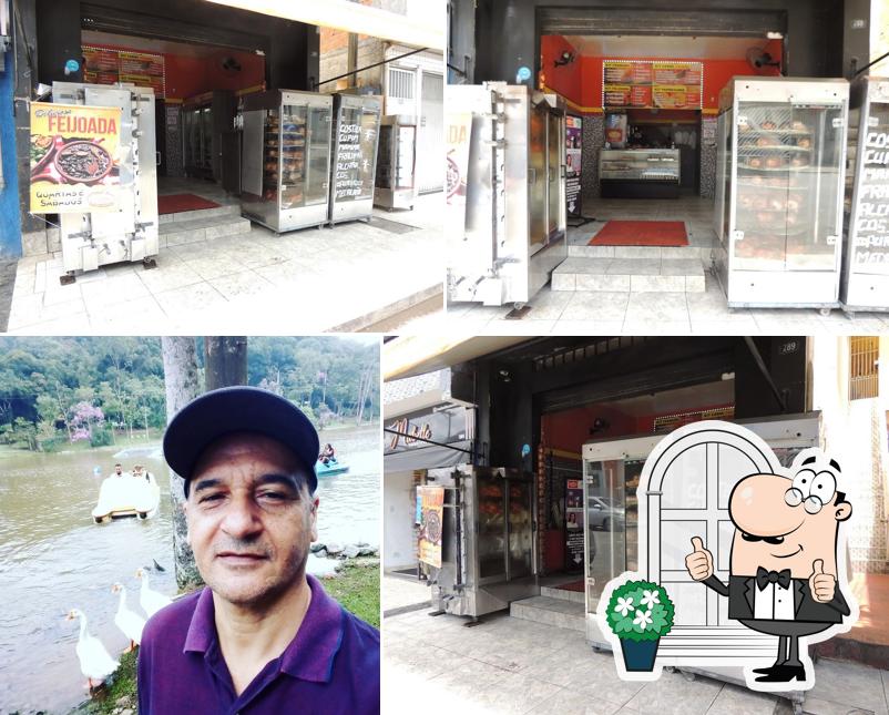 Veja imagens do exterior do Rotisserie Frangão Assado