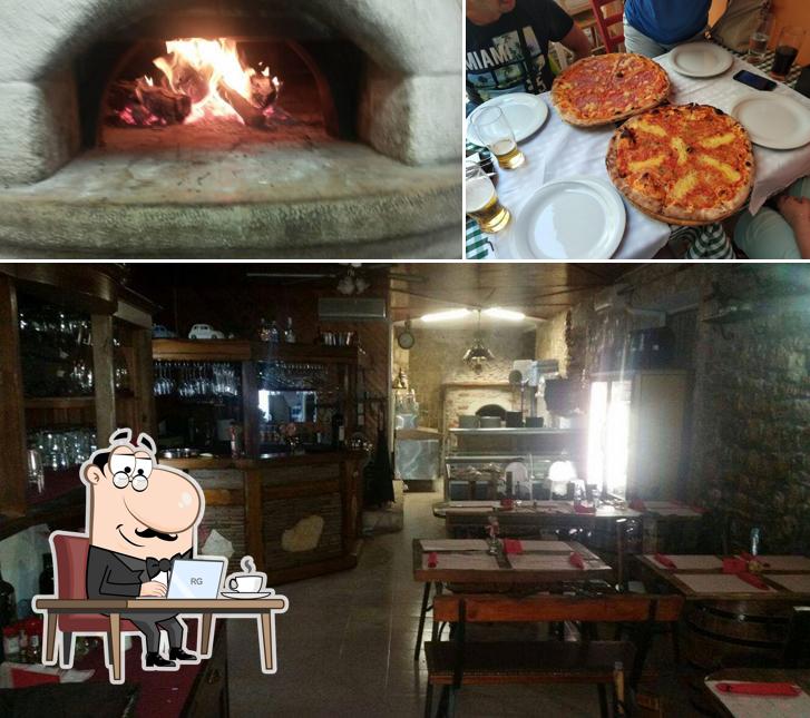 Gli interni di Pizzeria Italia