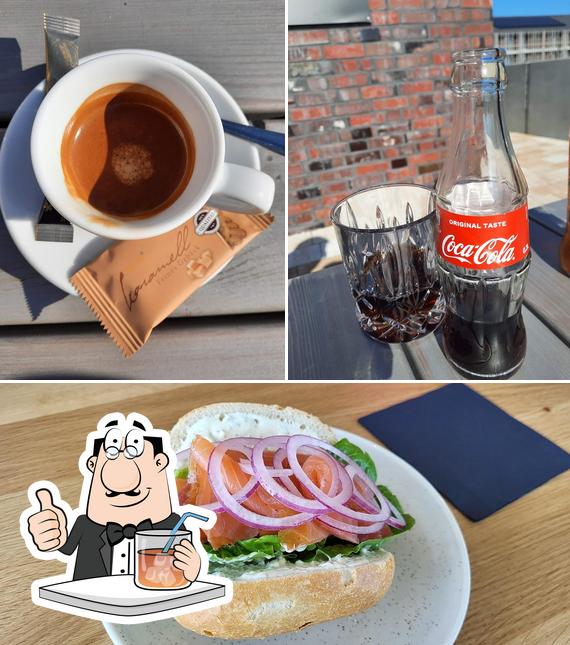 Помимо прочего, в Dock 7 - Die Hafenkantine есть напитки и еда