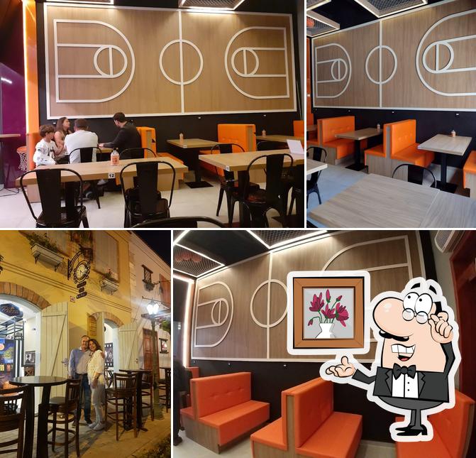 Sente em uma das mesas no Mr. Jordan - Burger & Beer