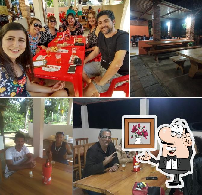 Veja imagens do interior do Restaurante Da Roça