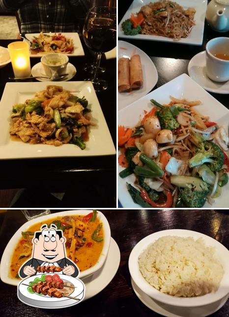 Еда в "Pad Thai Restaurant"