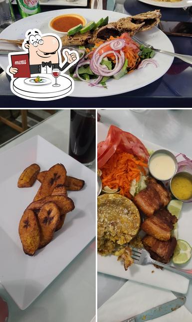Еда в "Casa Blanca Restaurant & Grill"