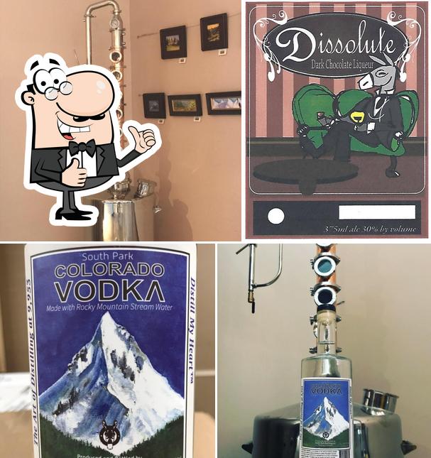 Это изображение паба и бара "South Park Distilling"