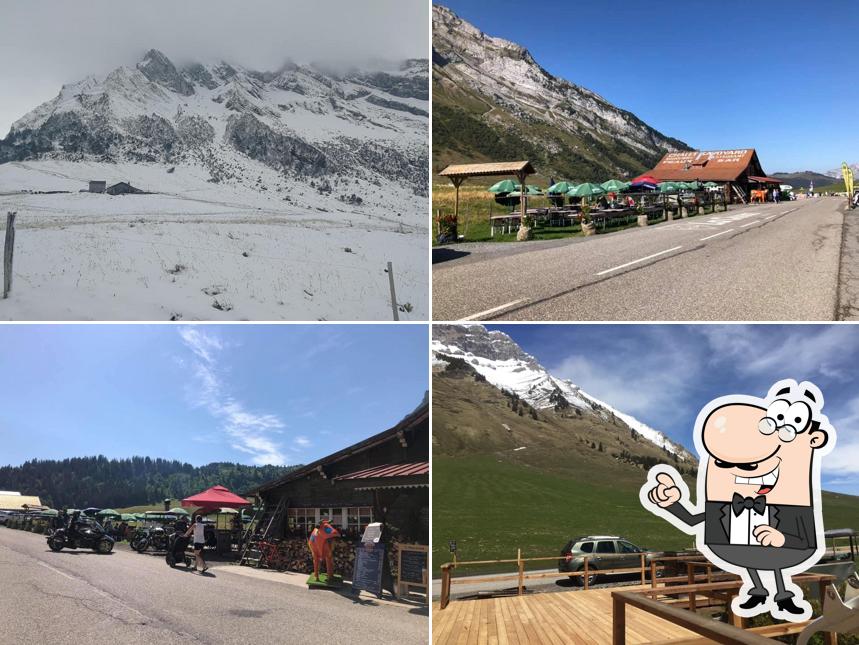 Vous pouvez prendre un bol d'air frais à l'extérieur Restaurant Le Chalet Savoyard