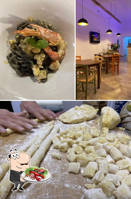 Ordina tra i molti piatti di mare disponibili a DolceNera