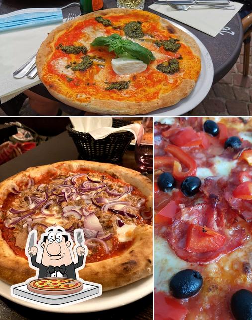 Order pizza at Il Divo